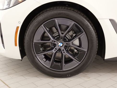 Used 2025 BMW i4 xDrive40i w/ Premium Package AWD/4WD image 58