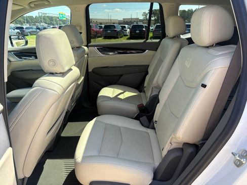 Used 2024 Cadillac XT6 Premium Luxury AWD/4WD image 31