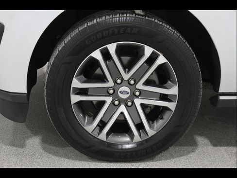 Used 2021 Ford Expedition Limited AWD/4WD image 26