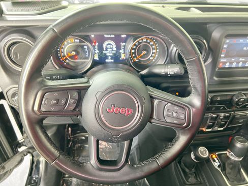 Used 2022 Jeep Gladiator Sport AWD/4WD image 11
