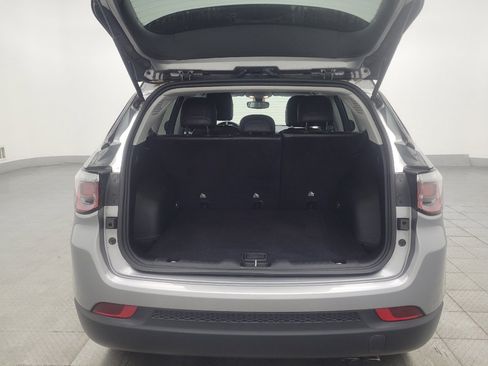 Used 2020 Jeep Compass Latitude FWD image 29