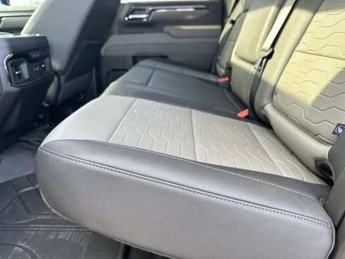 Certified 2025 Chevrolet Silverado 2500 ZR2 w/ Technology Package image 19