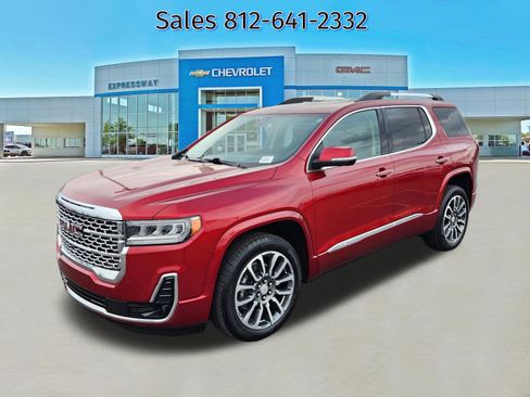Used 2021 GMC Acadia Denali w/ Denali Technology Package AWD/4WD image 3