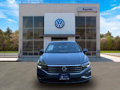Certified 2021 Volkswagen Jetta SE FWD image 2