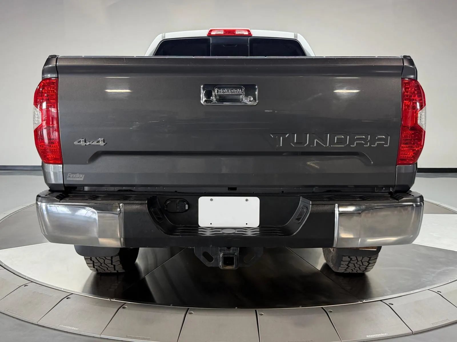 Used 2016 Toyota Tundra SR5 w/ SR5 Upgrade Package AWD/4WD image 5