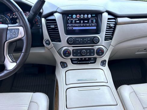 Used 2020 GMC Yukon Denali w/ Denali Premium Package image 12