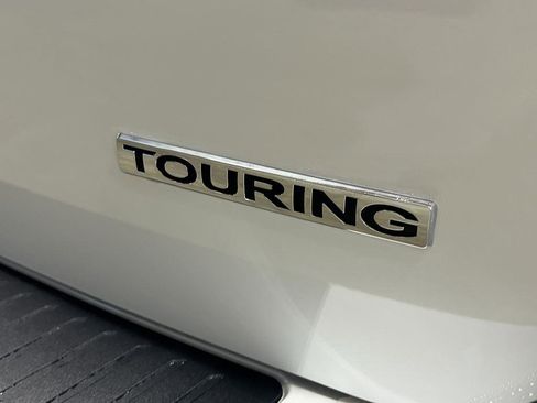 New 2026 Honda Odyssey Touring image 7