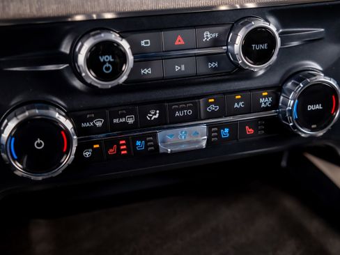 Used 2026 Ford F450 Platinum w/ Platinum Plus Package image 24