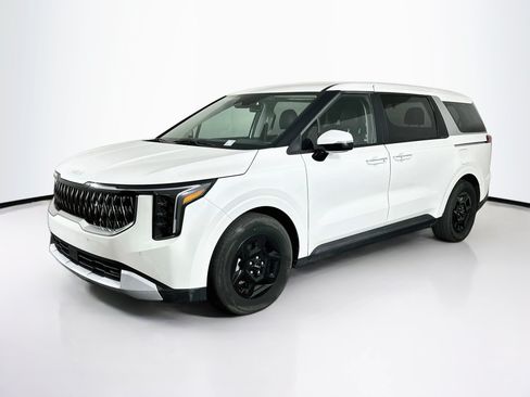 Used 2026 Kia Carnival FWD image 3