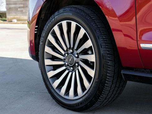 Used 2018 Lincoln Navigator Reserve w/ Technology Package image 73