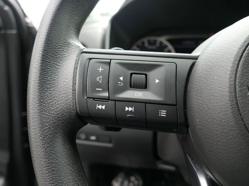 Used 2024 Nissan Rogue SV FWD image 15
