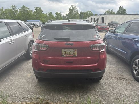 Used 2020 Jeep Compass Latitude AWD/4WD image 4