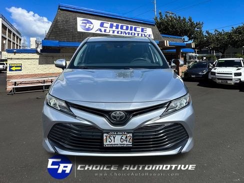 Used 2019 Toyota Camry LE FWD image 11