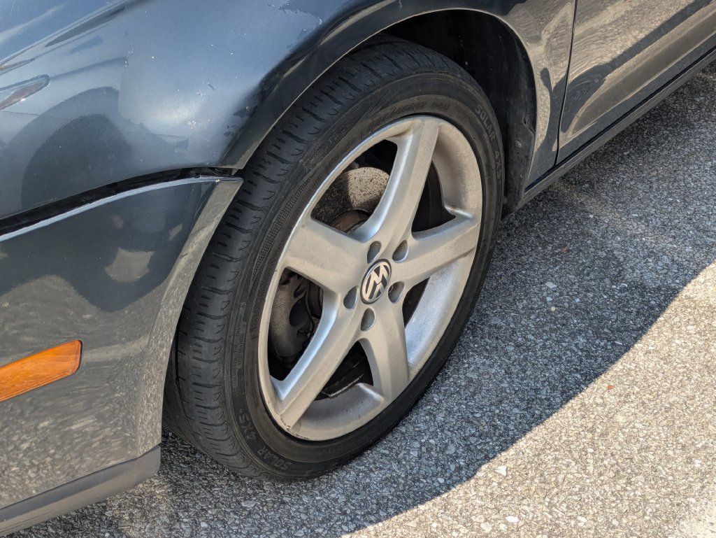 Used 2010 Volkswagen Jetta Limited Edition FWD image 5