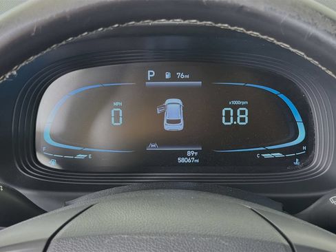 Used 2023 Hyundai Venue SEL FWD image 16