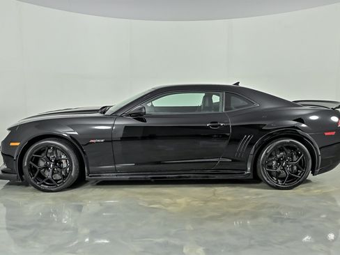 Used 2015 Chevrolet Camaro Z/28 RWD image 6