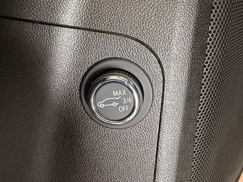 Used 2023 GMC Acadia SLE w/ Driver Convenience Package AWD/4WD image 18