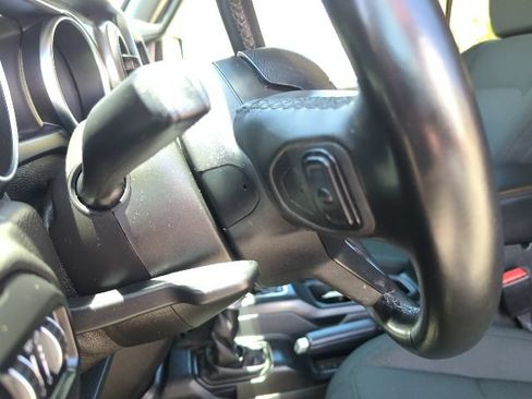 Used 2021 Jeep Gladiator Sport AWD/4WD image 15