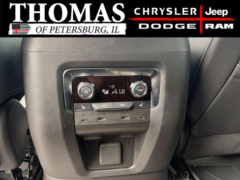 Used 2026 Chevrolet Suburban High Country AWD/4WD image 26