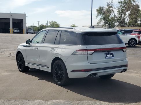 New 2027 Lincoln Aviator Reserve AWD/4WD image 3
