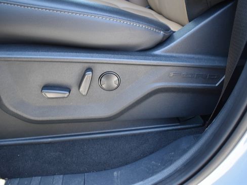 Used 2025 Ford F450 Lariat w/ FX4 Off-Road Package image 24