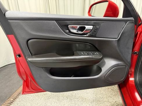 Used 2020 Volvo S60 T6 Momentum w/ Protection Package AWD/4WD image 19