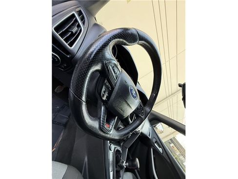 Used 2017 Ford Focus ST image 16