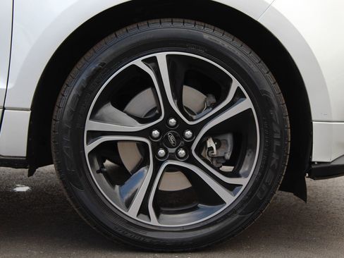 Used 2019 Ford Edge ST w/ Convenience Package image 25