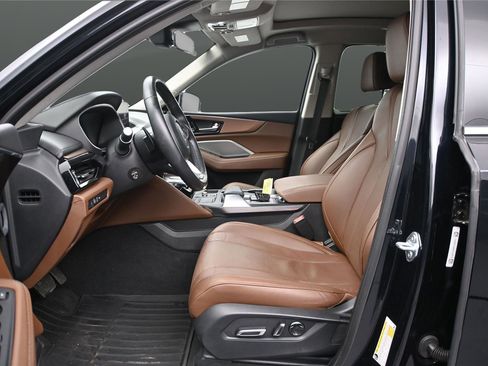 Certified 2024 Acura MDX SH-AWD w/ Technology Package image 8