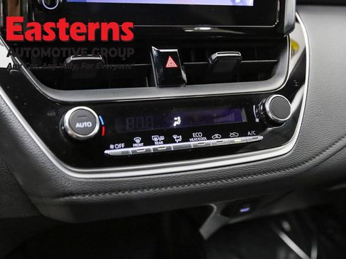 Used 2025 Toyota Corolla SE image 20