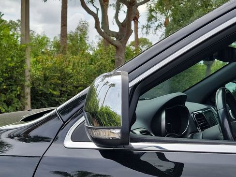 Used 2019 Jeep Grand Cherokee Limited AWD/4WD image 12