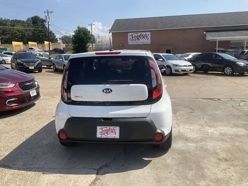 Used 2016 Kia Soul w/ Convenience Package FWD image 4