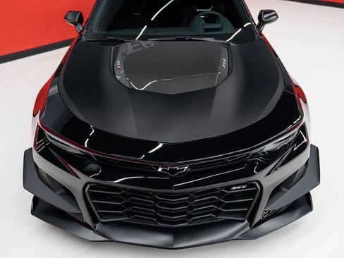 Used 2021 Chevrolet Camaro ZL1 RWD image 3