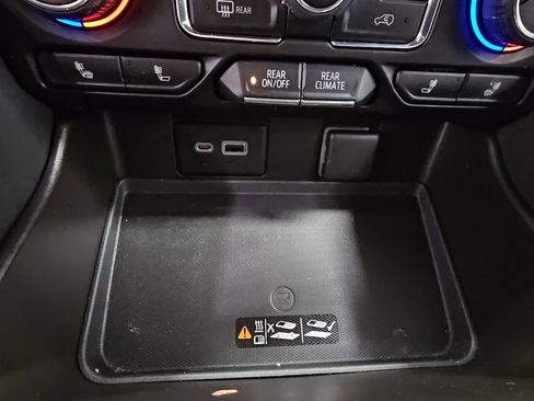 Used 2021 Chevrolet Tahoe Z71 w/ Luxury Package image 23