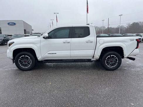 Used 2024 Toyota Tacoma TRD Sport image 8