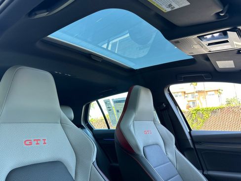 New 2026 Volkswagen GTI SE FWD image 17