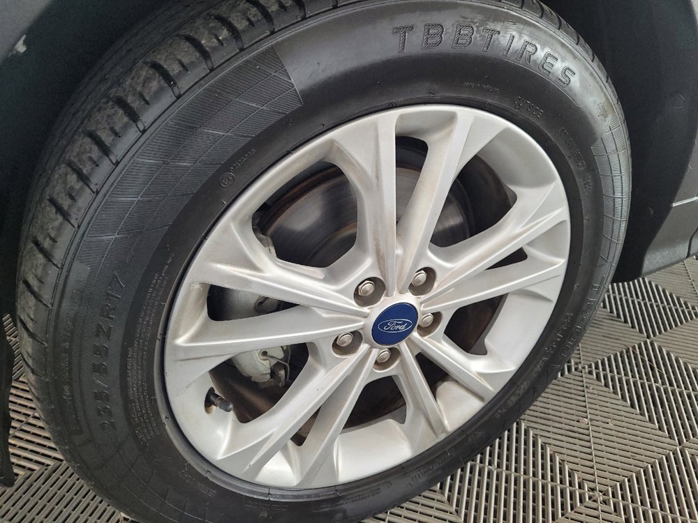 Used 2018 Ford Escape SE w/ Ford Safe & Smart Package FWD image 31