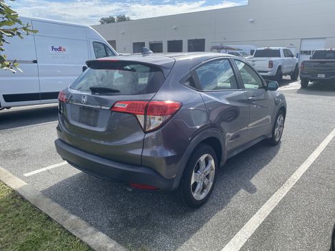 Used 2022 Honda HR-V LX image 8