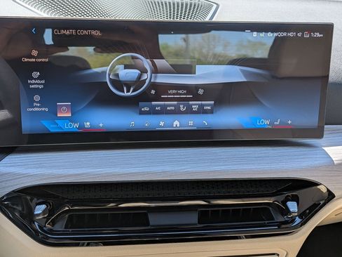 New 2026 BMW 330i Sedan w/ Convenience Package image 24