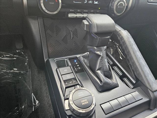 Used 2025 Toyota 4Runner SR5 AWD/4WD image 12