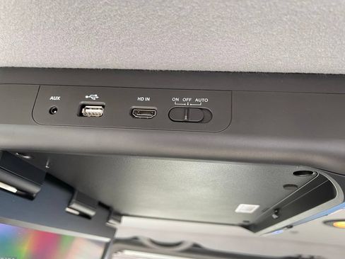 Used 2014 GMC Savana 1500 RWD image 24