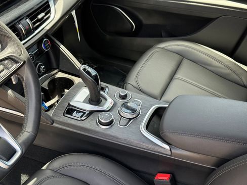 Used 2022 Alfa Romeo Stelvio Sprint AWD/4WD image 18