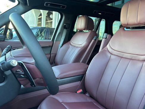 New 2025 Land Rover Range Rover SE image 6