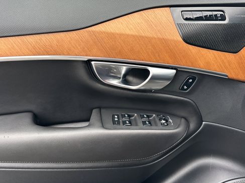 Used 2023 Volvo XC90 T8 Plus image 14