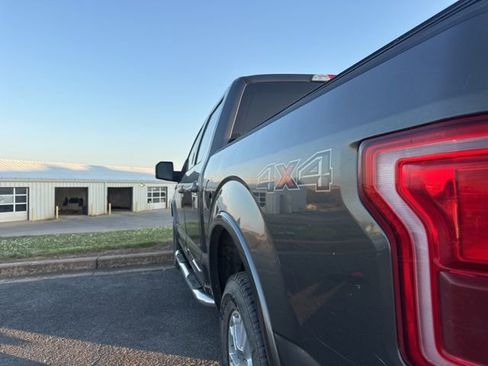 Used 2017 Ford F150 Lariat w/ Equipment Group 501A Mid image 7