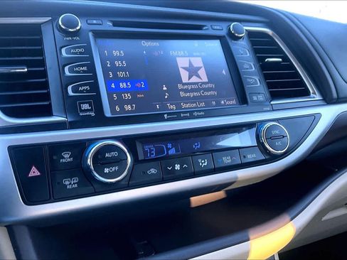 Used 2016 Toyota Highlander Limited image 35