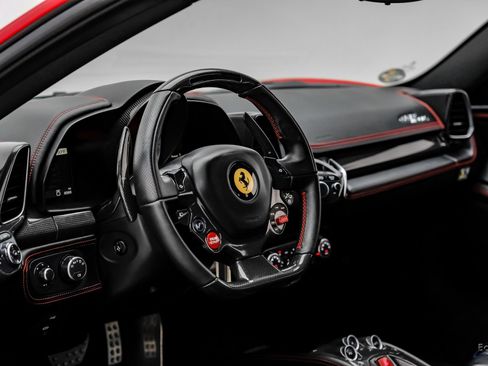 Used 2015 Ferrari 458 Italia Coupe RWD image 51