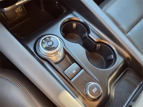 Used 2025 Ford Explorer Active w/ Active Comfort Package image 10