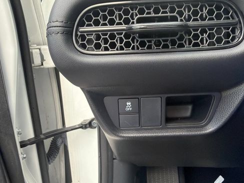 Used 2023 Honda HR-V LX image 6