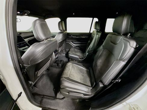 Used 2022 Jeep Grand Cherokee L Altitude image 16